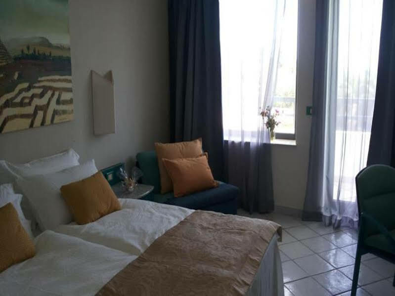 Hotel Acacia Marina Marina di Ragusa Esterno foto